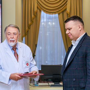 Диплом члена-корреспондента РАЕН был вручён д. м. н., профессору Глебу Геннадьевичу Борщёву