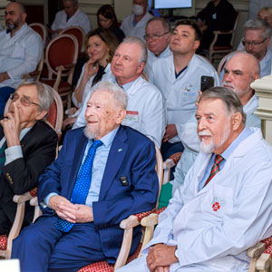 После торжественного вручения почётных наград был оглашён список победителей «Конкурса молодых учёных Пироговского Центра — 2025»