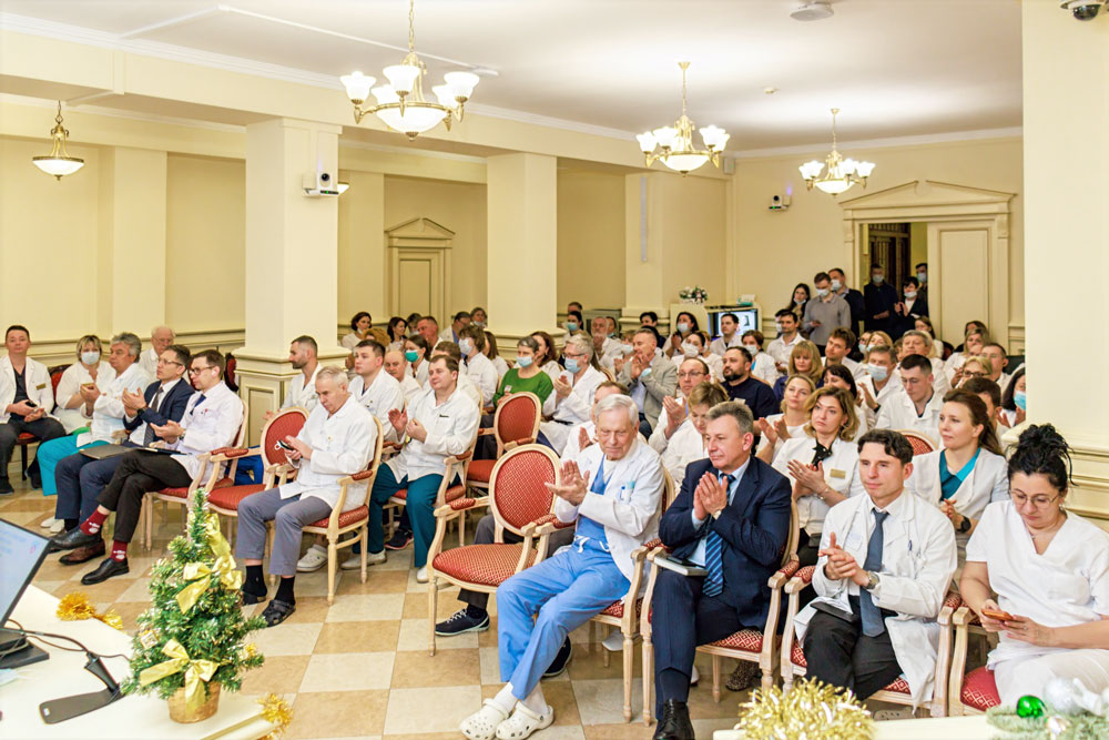 Академик РАН Олег Эдуардович Карпов тепло поздравил коллег с наступающим 2026 годом