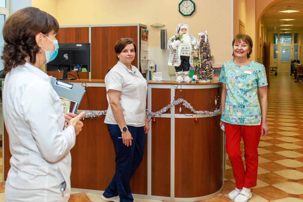 В преддверии самого волшебного дня в Пироговском Центре провели конкурс на лучшую новогоднюю ёлку