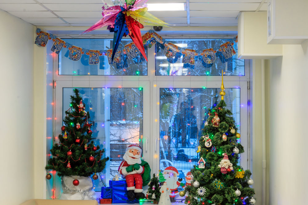 Окна Пироговского Центра стали центром внимания