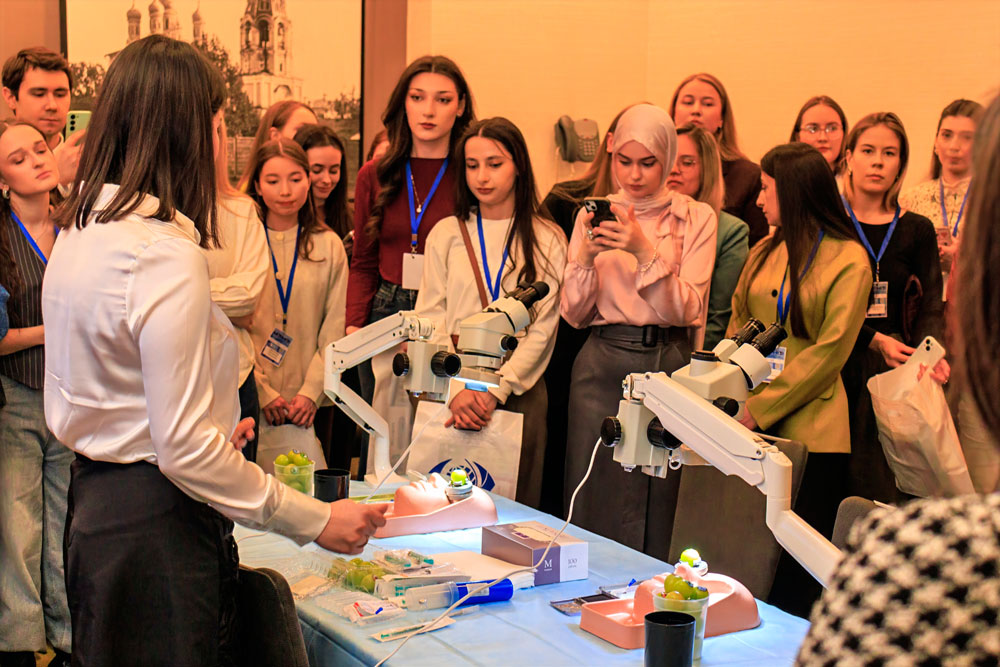 Практический мастер-класс по технике интравитреального введения препаратов