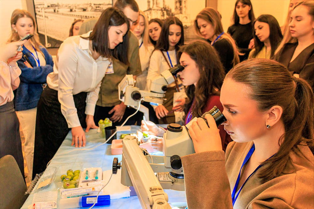 Практический мастер-класс по технике интравитреального введения препаратов