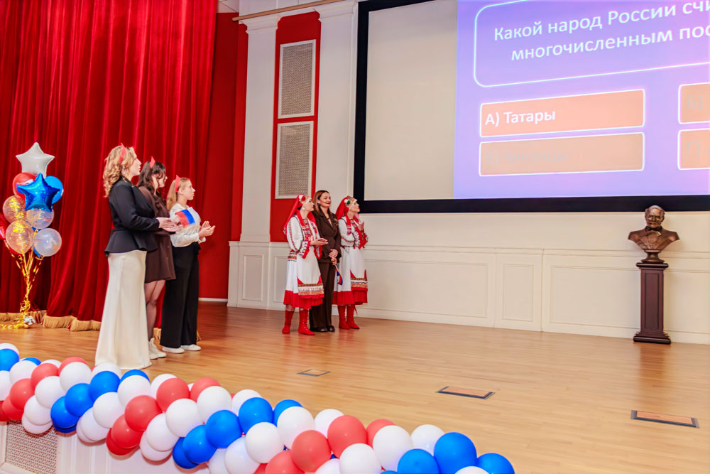 Квиз, команды «Адреналин» и «Шумбрат»